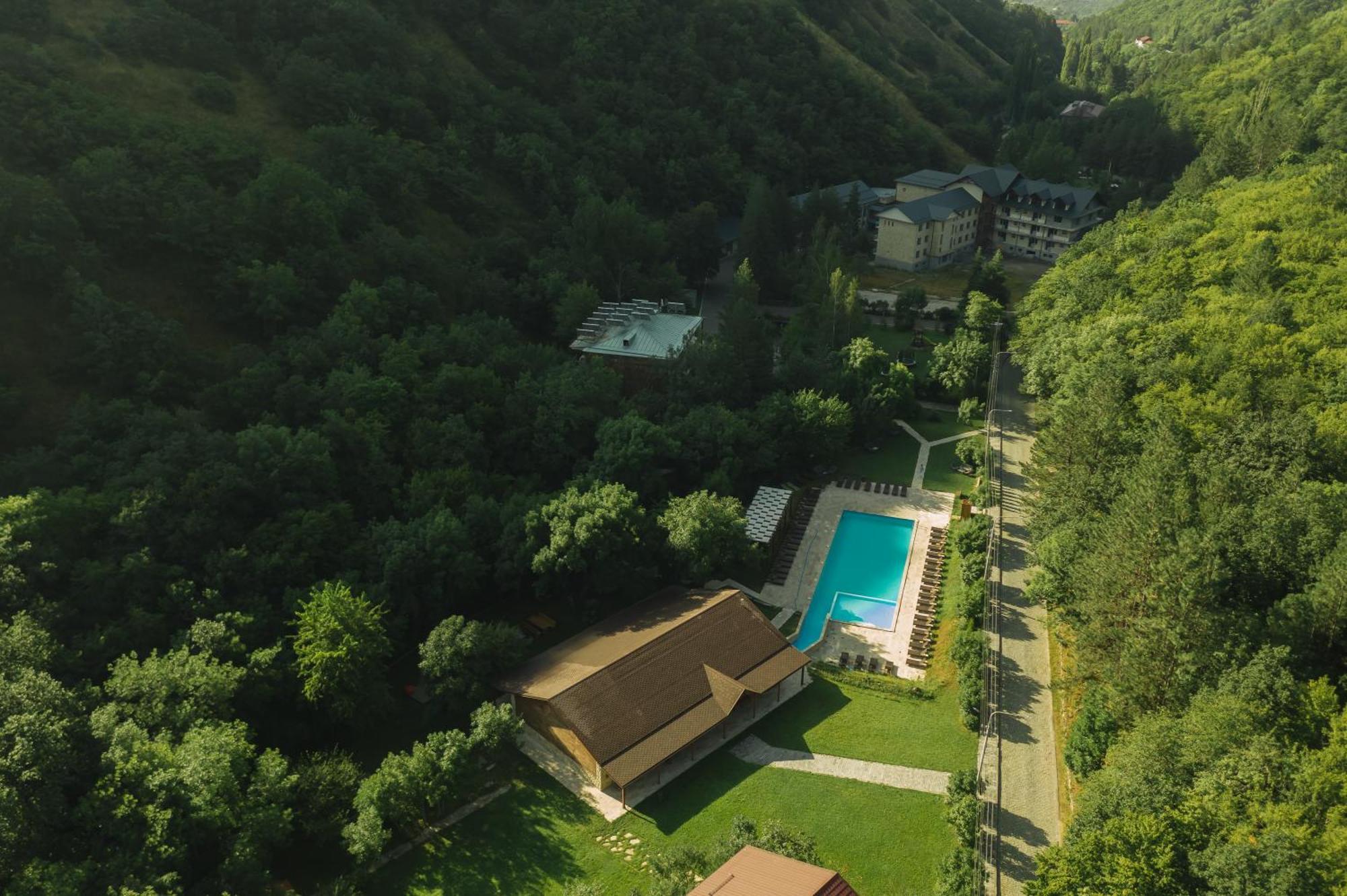 Apricot Aghveran Resort Exteriör bild